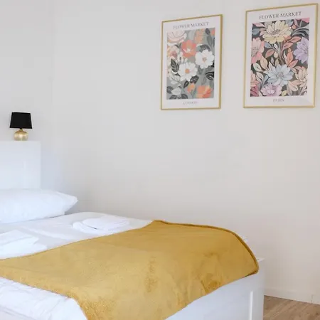 Neues Im Zentrum Von Fuer 2 Personen * Graz