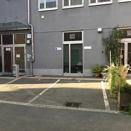 Noor - Quiet Retreat & Free Parking شقة